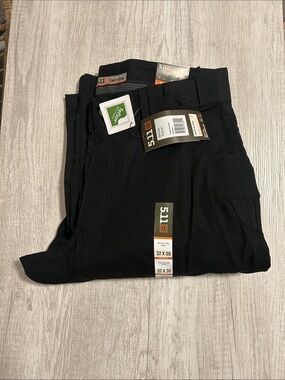 NWT 5.11® Men’s Relaxed Fit Taclite EMS Pant

Size 32 x 30